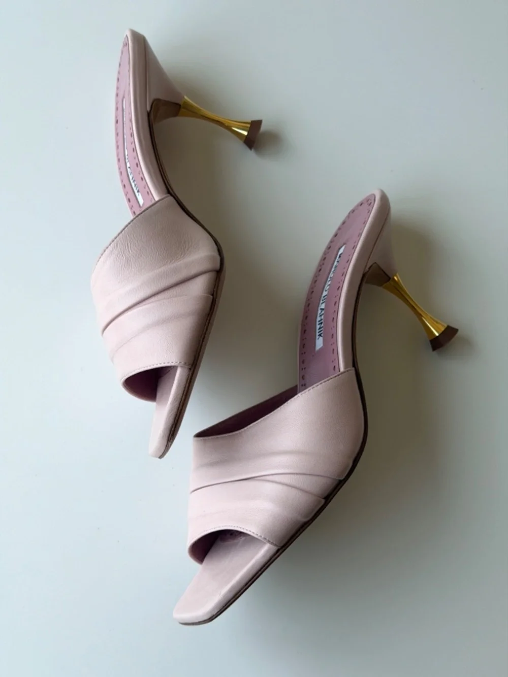 Vintage Manolo Blahnik dusty pink leather mules, IT 36